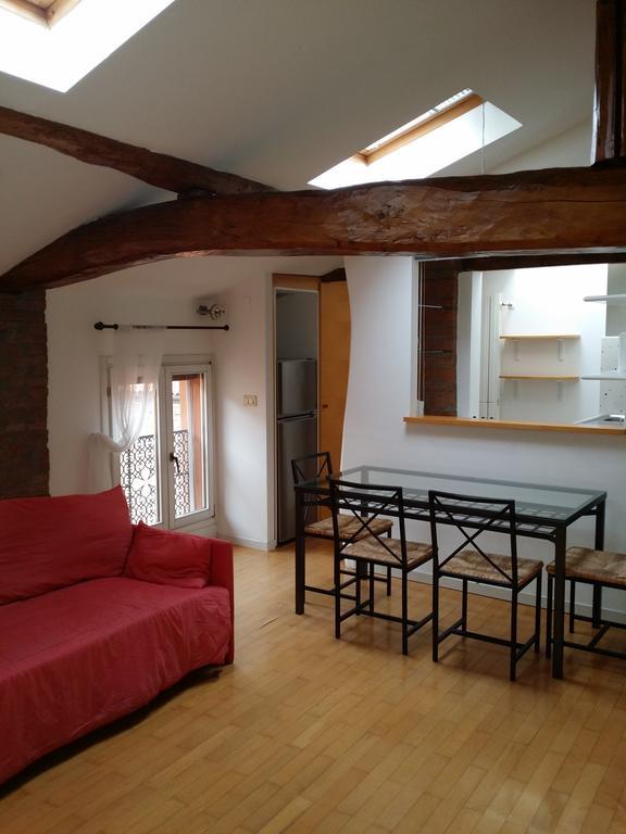Mansarda Santa Margherita Apartman Bologna Szoba fotó